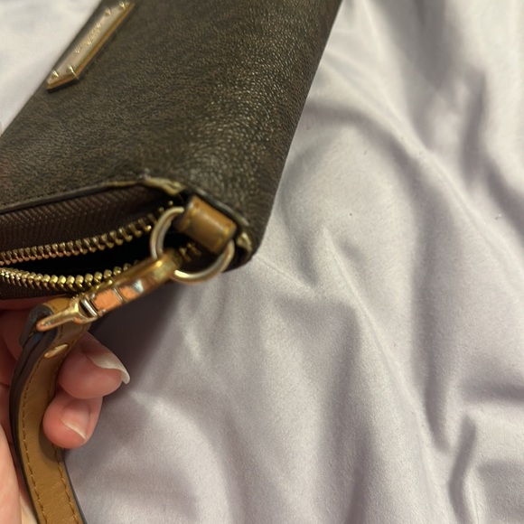 Micheal kors wallet - Picture 4 of 4